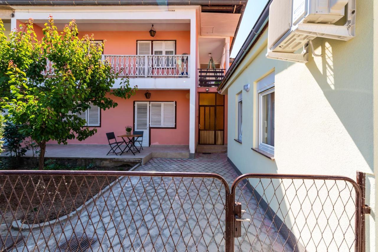 Apartament Studio Gina *